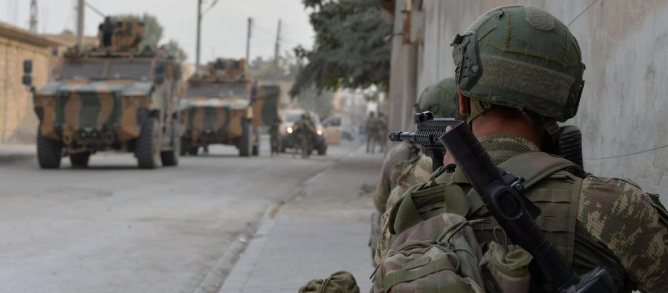 Συριακό παρατηρητήριο: «Τούρκοι στόχευσαν ρωσική βάση - Σκοτώθηκε Κούρδος φρουρός του SDF»